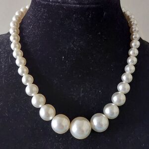 Vintage White Faux Pearl Necklace, 15"